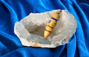 Pendule en bois de pin pour la radiesthésie ou la voyance - Funambule Pendule en bois de pin pour la radiesthésie ou la voyance - Funambule