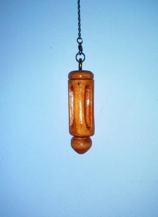 Pendule en bois de pin pour la radiesthésie ou la voyance - Confluence Pendule en bois de pin pour la radiesthésie ou la voyance - Confluence