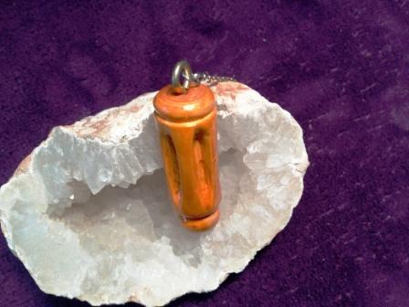 Pendule en bois de pin pour la radiesthésie ou la voyance - Confluence Pendule en bois de pin pour la radiesthésie ou la voyance - Confluence