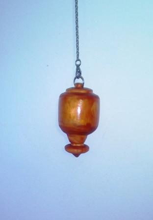 Pendule en bois de pin pour la radiesthésie ou la voyance - Gorth Pendule en bois de pin pour la radiesthésie ou la voyance - Gorth