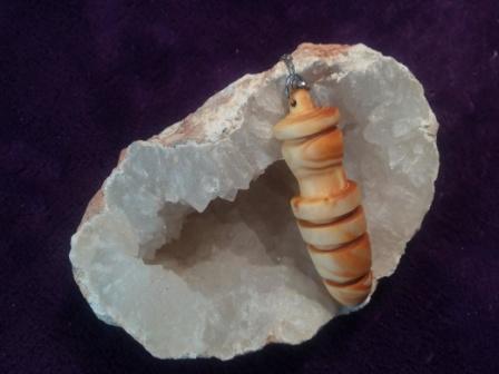 Pendule en bois de conifère pour la radiesthésie ou la voyance - Imhotep Pendule en bois de conifère pour la radiesthésie ou la voyance - Imhotep